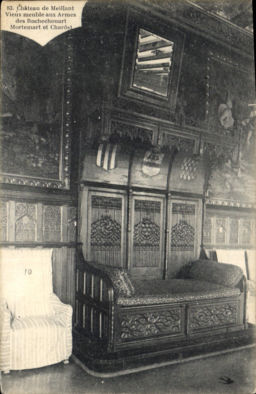 Château de Meillant — Intérieur avec meubles anciens et armoiries — Éditeur non identifié, n° de série 83