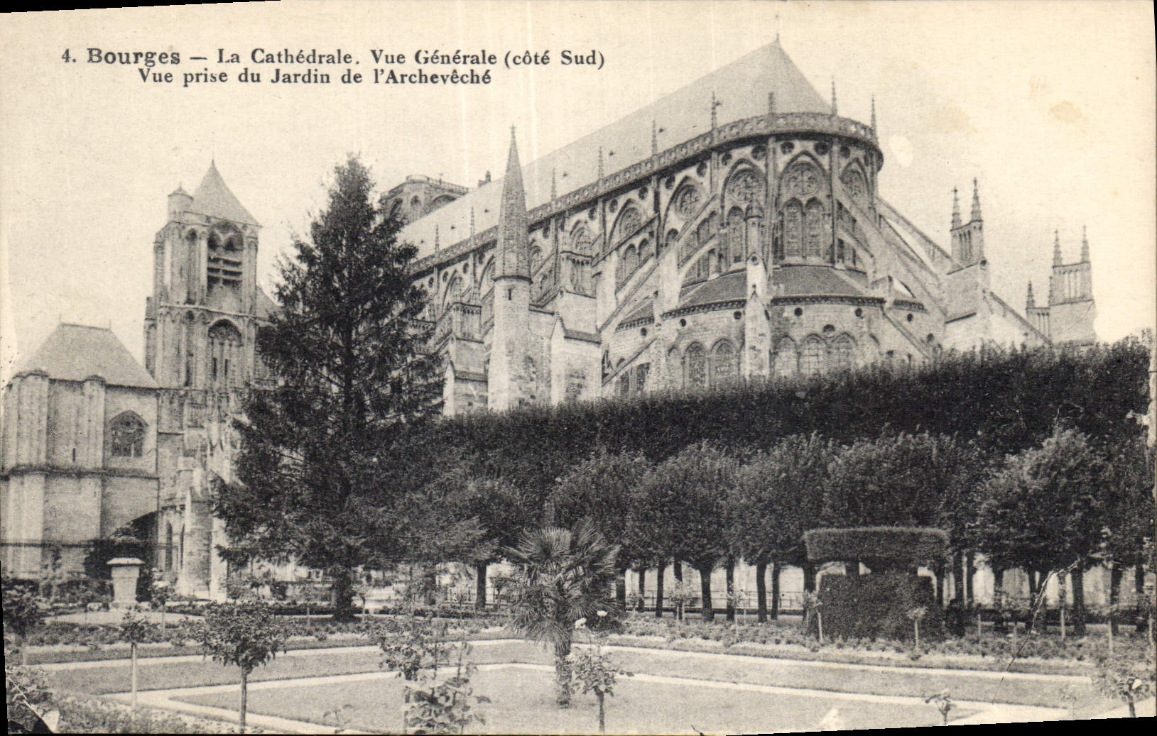 CPA Bourges La Cathedrale Vue Generale cote Sud Vue prise du Jardinde l'Archeveche 
