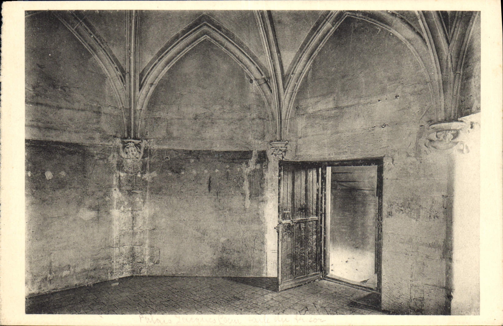 CPA Bourges Palais Jacques Coeur Salle du Tresor 