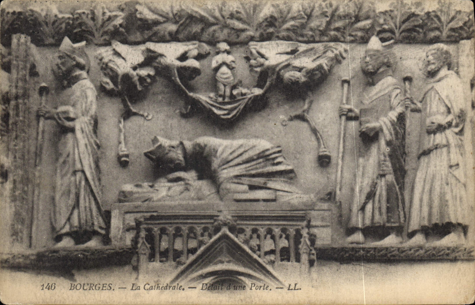 CPA Bourges La Catedrale Detail d une Porte 