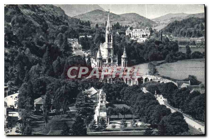 CPA Lourdes La Basilique et le Monument Interallie vue du Chateau Fort 