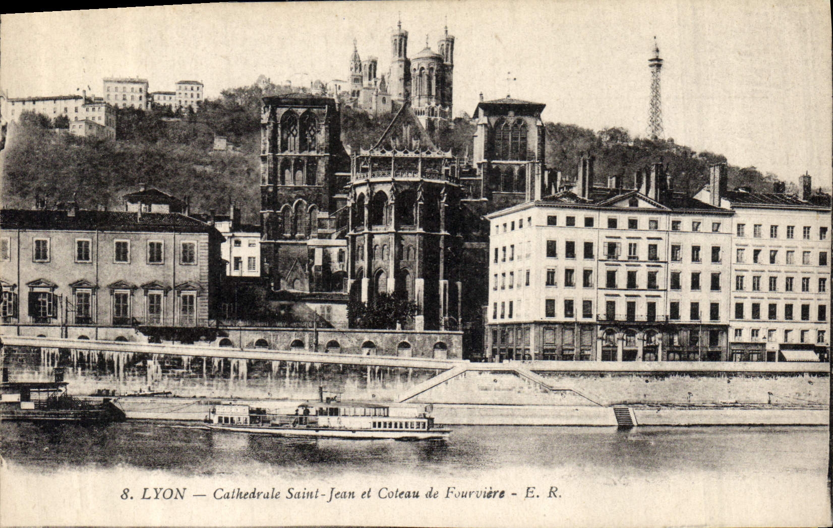 CPA Lyon Cathedrale Saint Jean et Coteau de Fourviere 