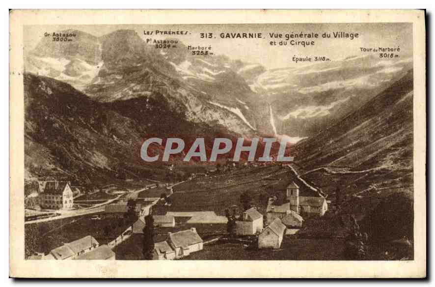 CPA Gavarnie Vue generale du Village 