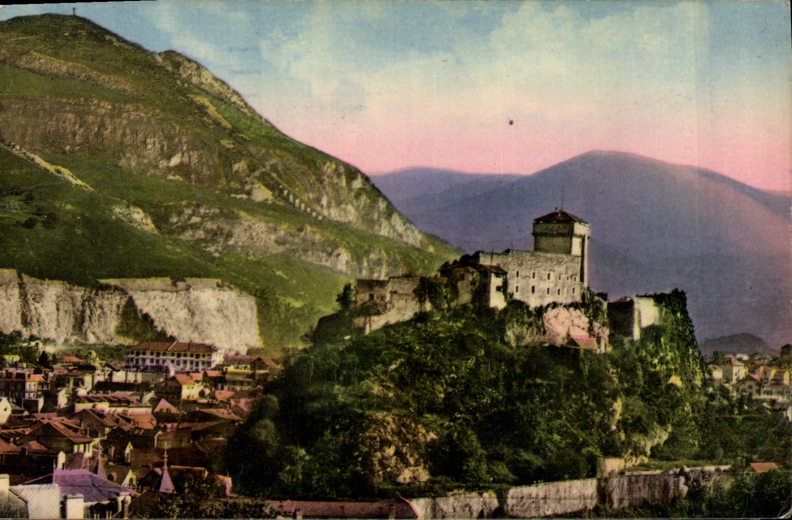 Lourdes — Le Château-Fert et le Pic du Jer — Édit. P. Doucet, Lourdes, n° 107