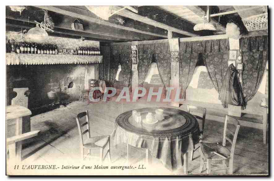 L'Auvergne — Intérieur d'une Maison auvergnate — LL.