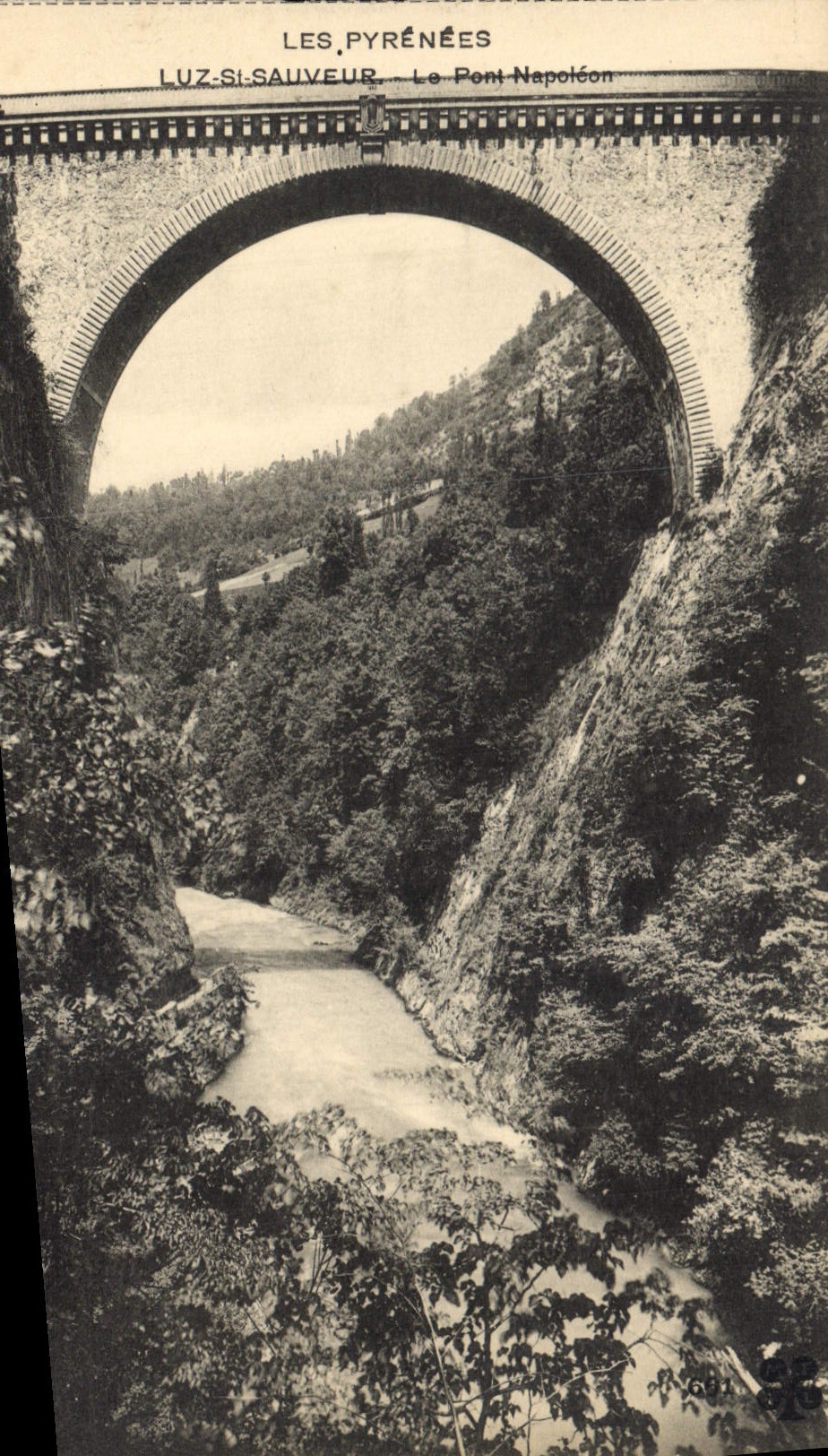 Luz-Saint-Sauveur — Le Pont Napoléon — Les Pyrénées