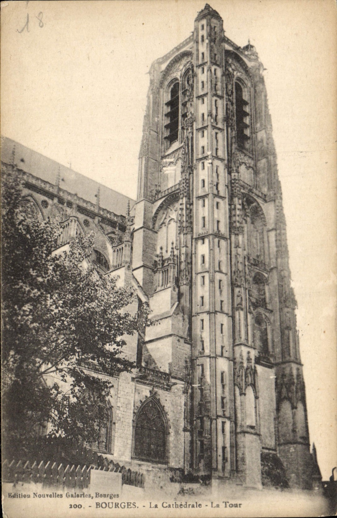 Bourges - La Cathédrale - La Tour — Édition Nouvelles Galeries, Bourges, n° 200