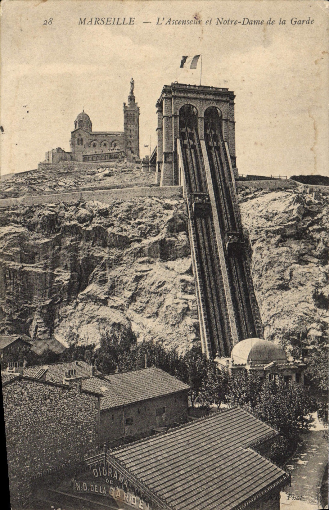CPA Marseille l'Ascenseur et Notre Dame de la Garde 