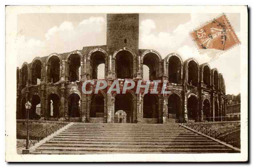 CPA Arles vue exterieure des Arenes 