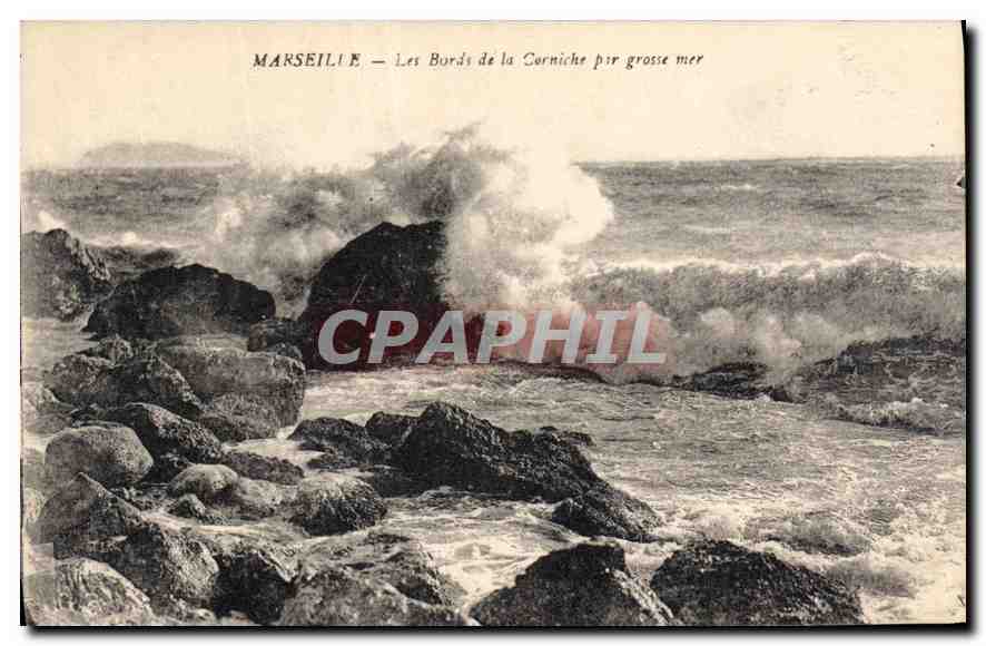CPA Marseille les Bords de la Corniche par grosse mer 
