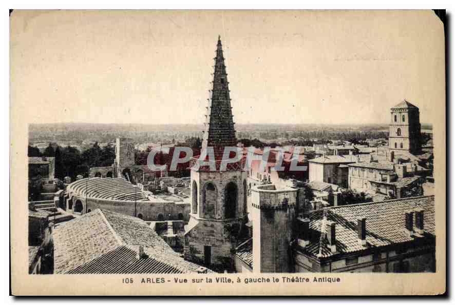 CPA Arles vue sur la Ville a gauche le Theatre Antique 