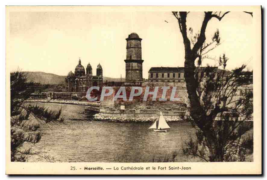 CPA Marseille la Cathedrale et le Fort Saint Jean 