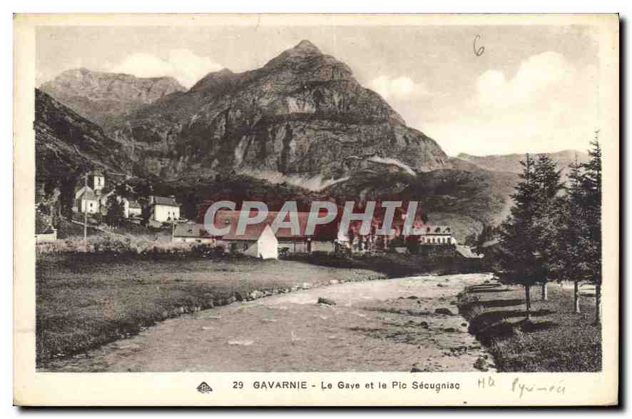 CPA Gavarnie le Gave et le Pic Secugniac 