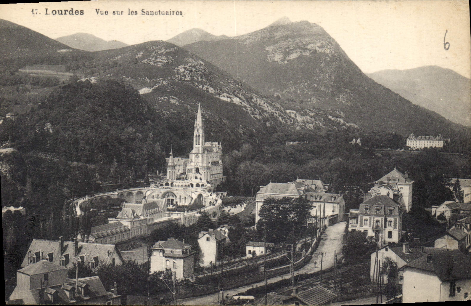 Lourdes — Vue sur les Sanctuaires — Édition Palamède, Lourdes