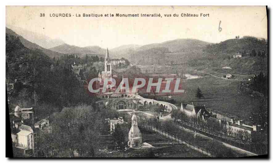 CPA Lourdes la Basilique et le monument interallie vus du Chateau Fort 
