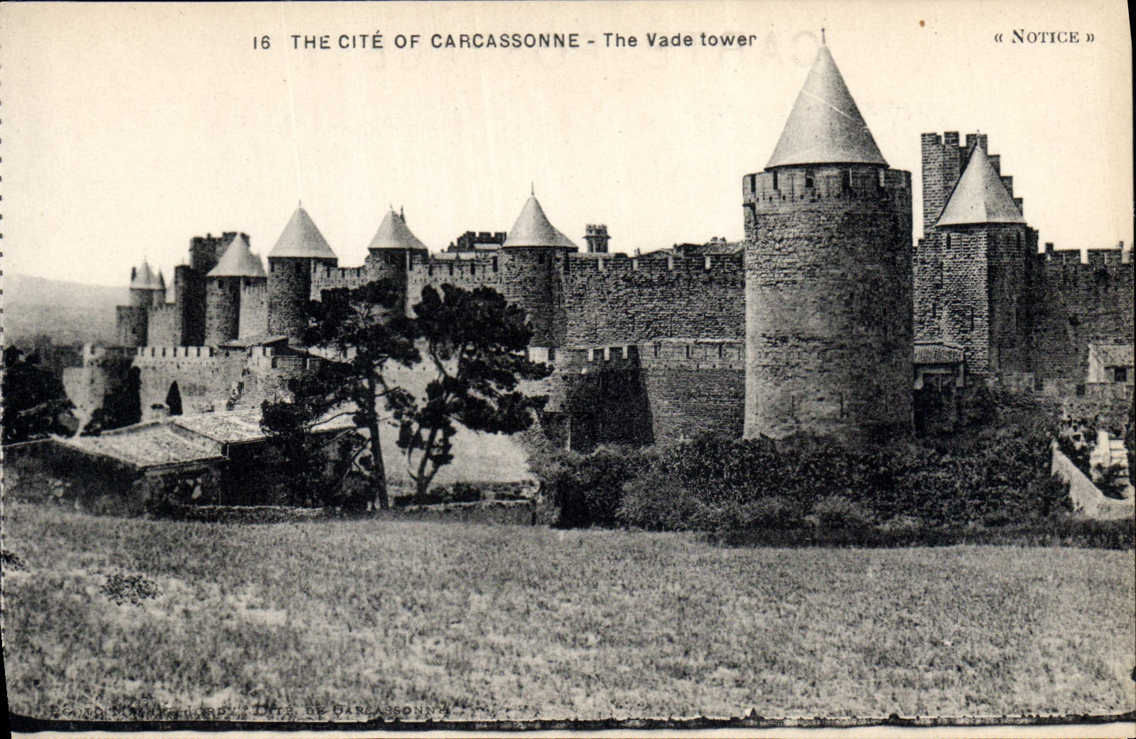 CPA The Cite of Carcassonne la Tour de la Vade 