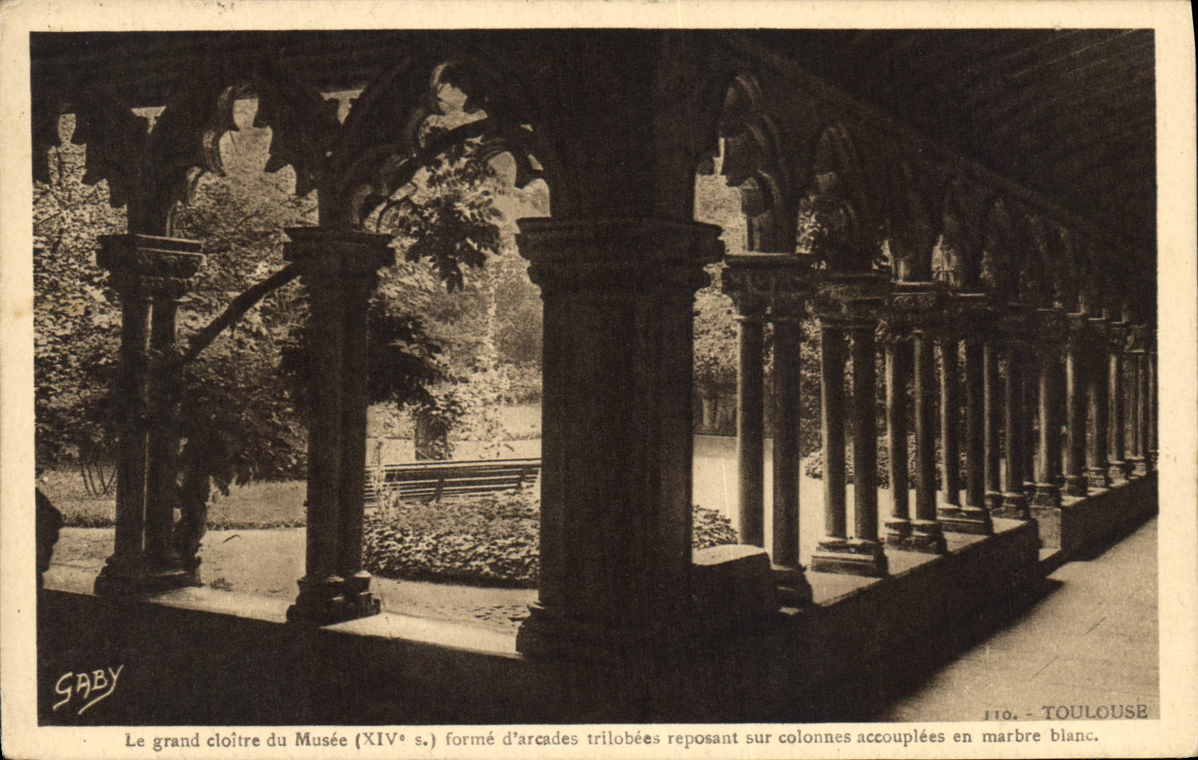 Le grand cloître du Musée (XIVe s.) — Toulouse — Éditions Gaby