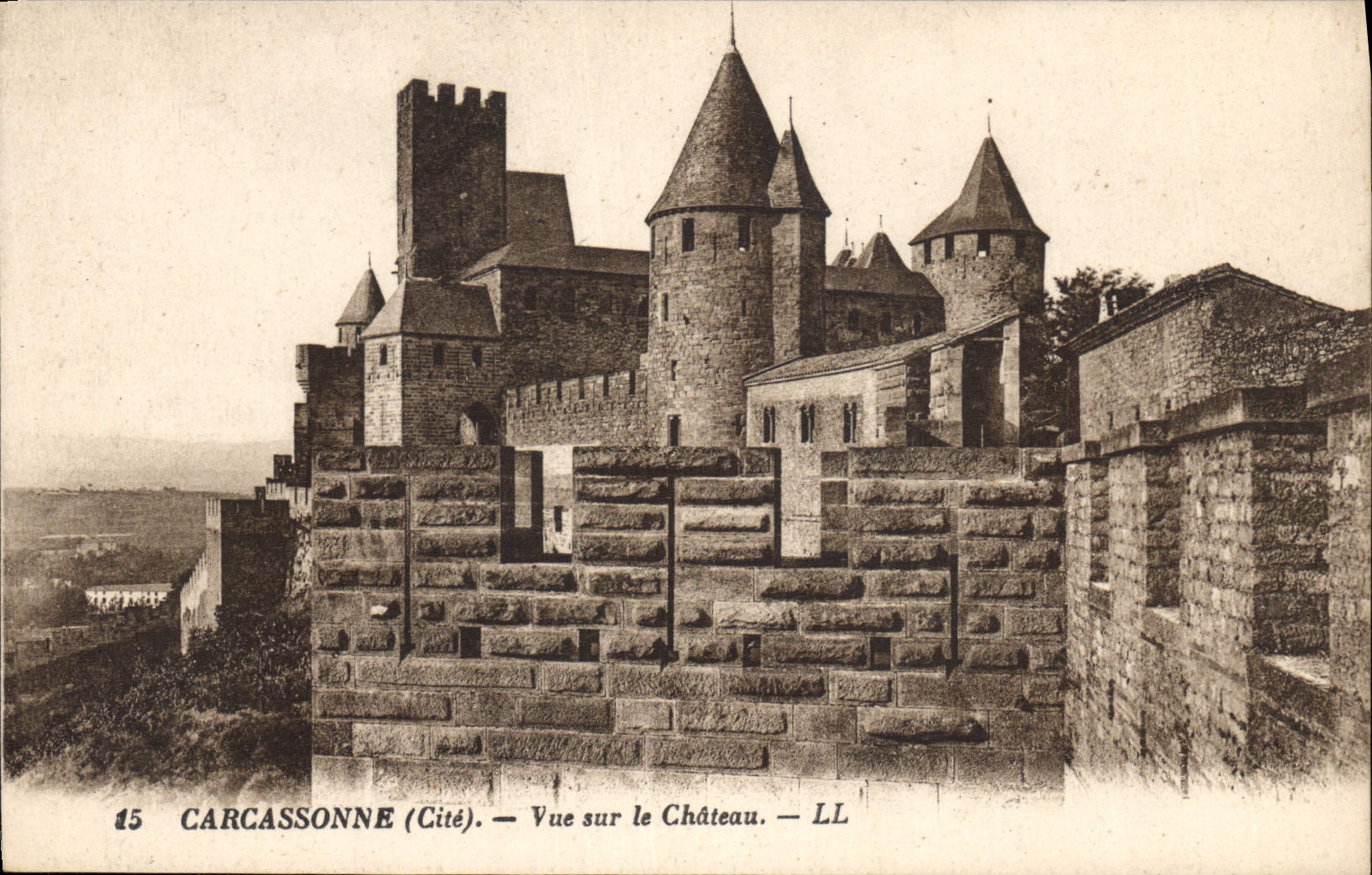 CPA Carcassonne cite vue sur le Chateau 
