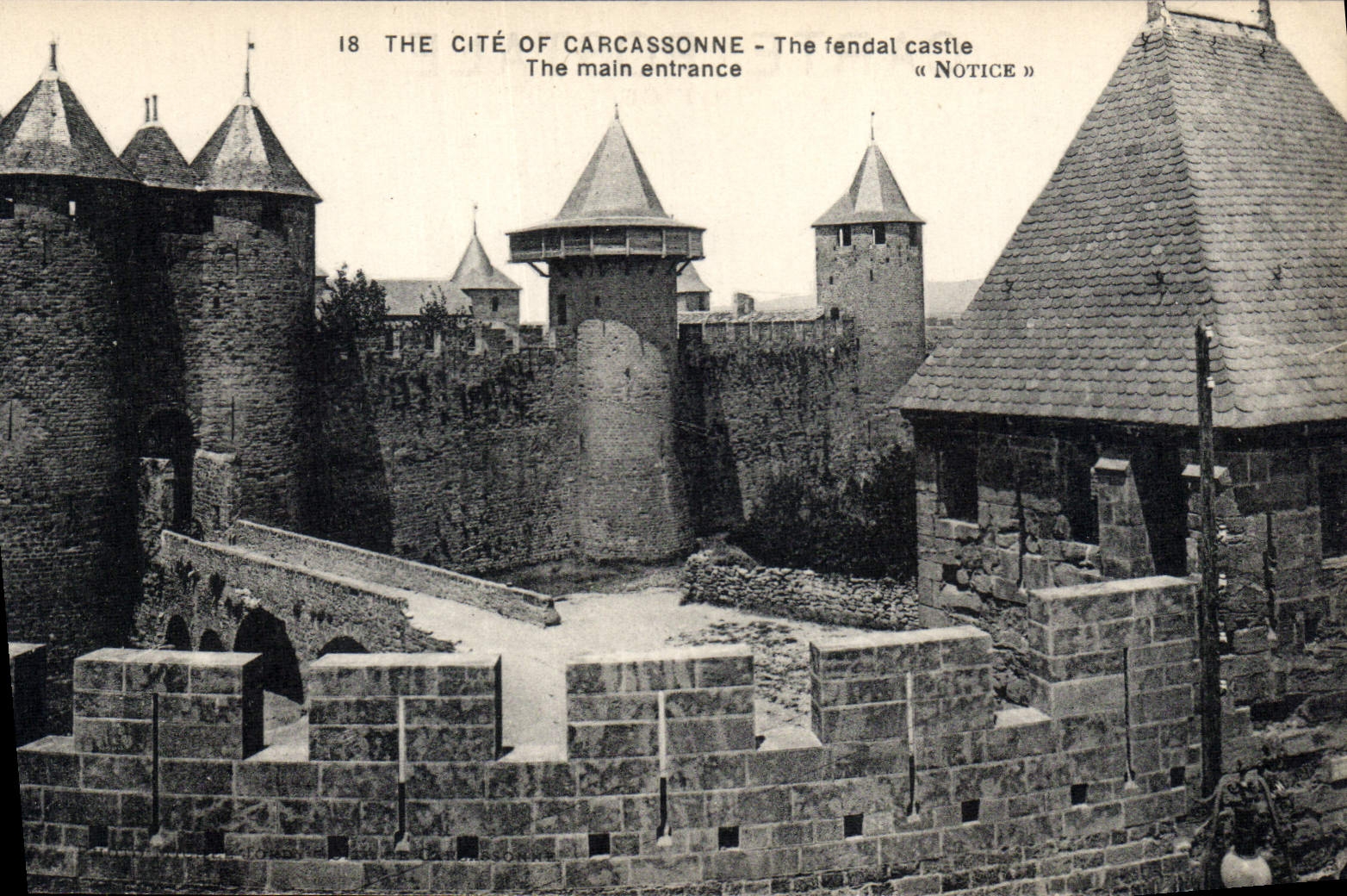 CPA The Cite of Carcassonne the fendal Castle Main Entrance 