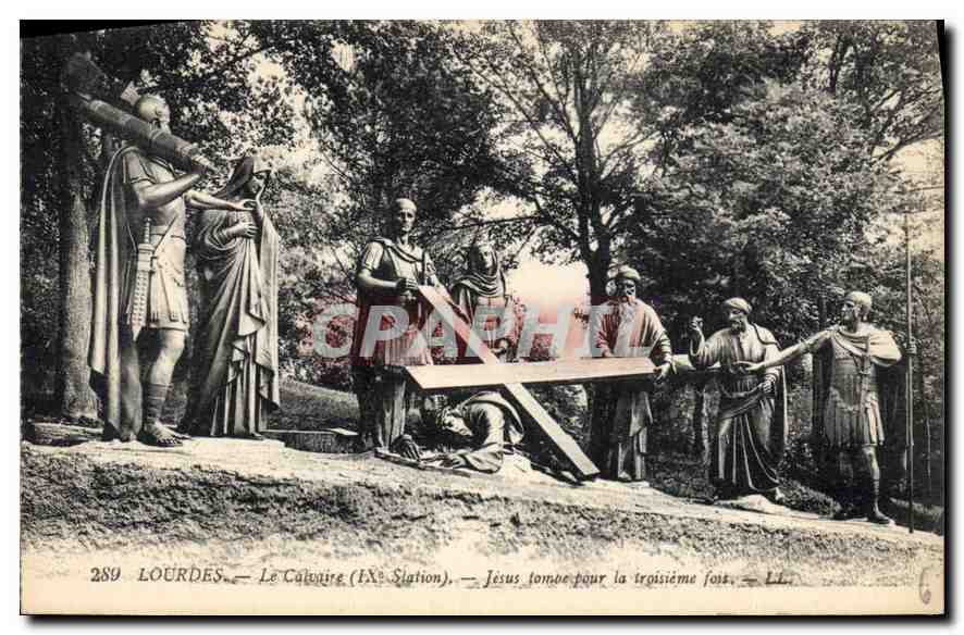 CPA Lourdes Le Calvaire Jesus tombe pour la troisieme fois 