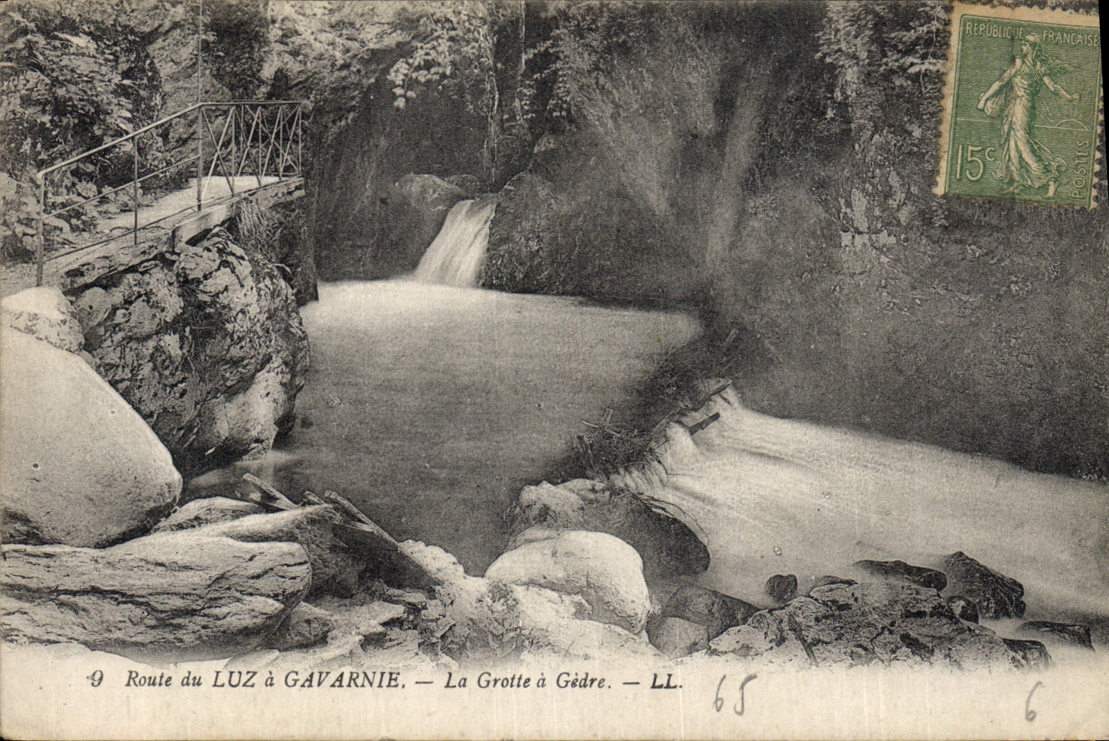 CPA Route du Luz a Gavarnie la Grotte a Gedre 