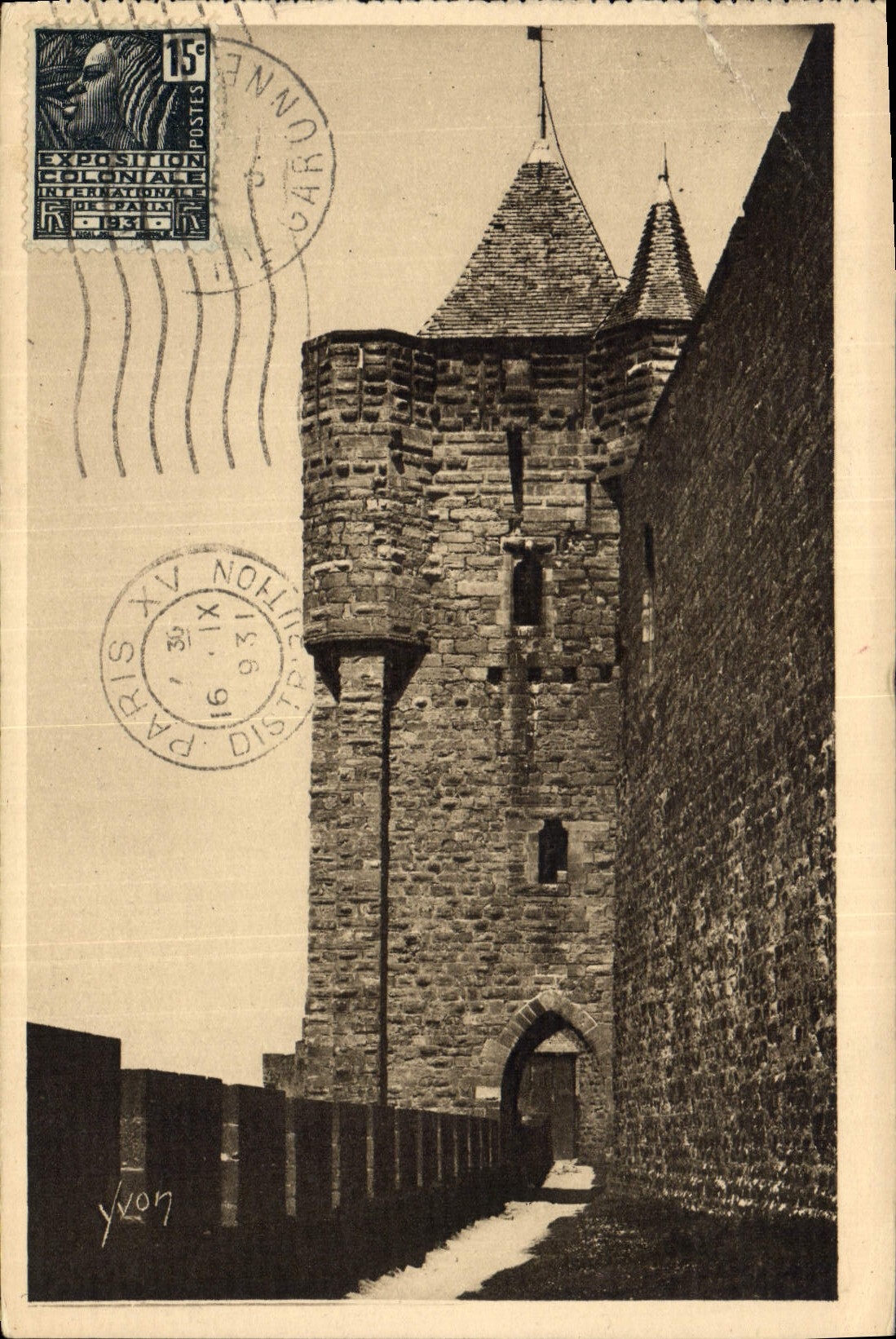 CPA La Douce France Carcassonne la Tour carree de l'Eveque