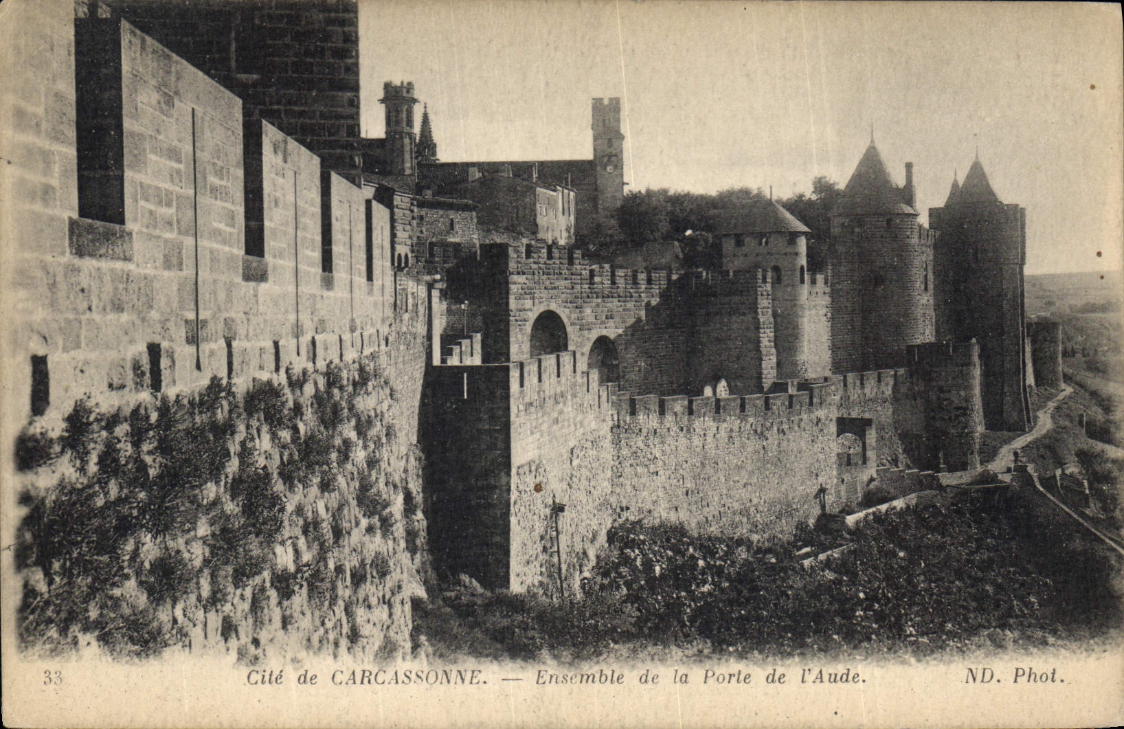 CPA Cite de Carcassonne Ensemble de la Porte de l'Aude 