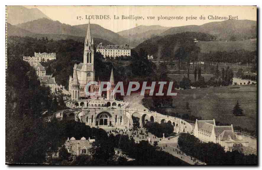 CPA Lourdes la Basilique vue plongeante prise du Chateau Fort 