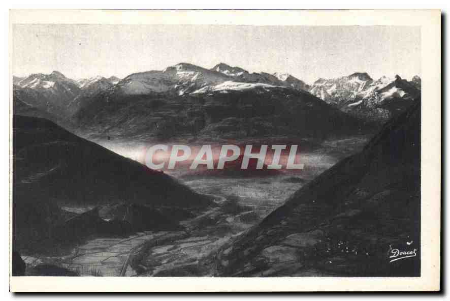 CPA Lourdes la valle d'Argeles et la Chaine des Pyrenees vues du Pic du Jer 