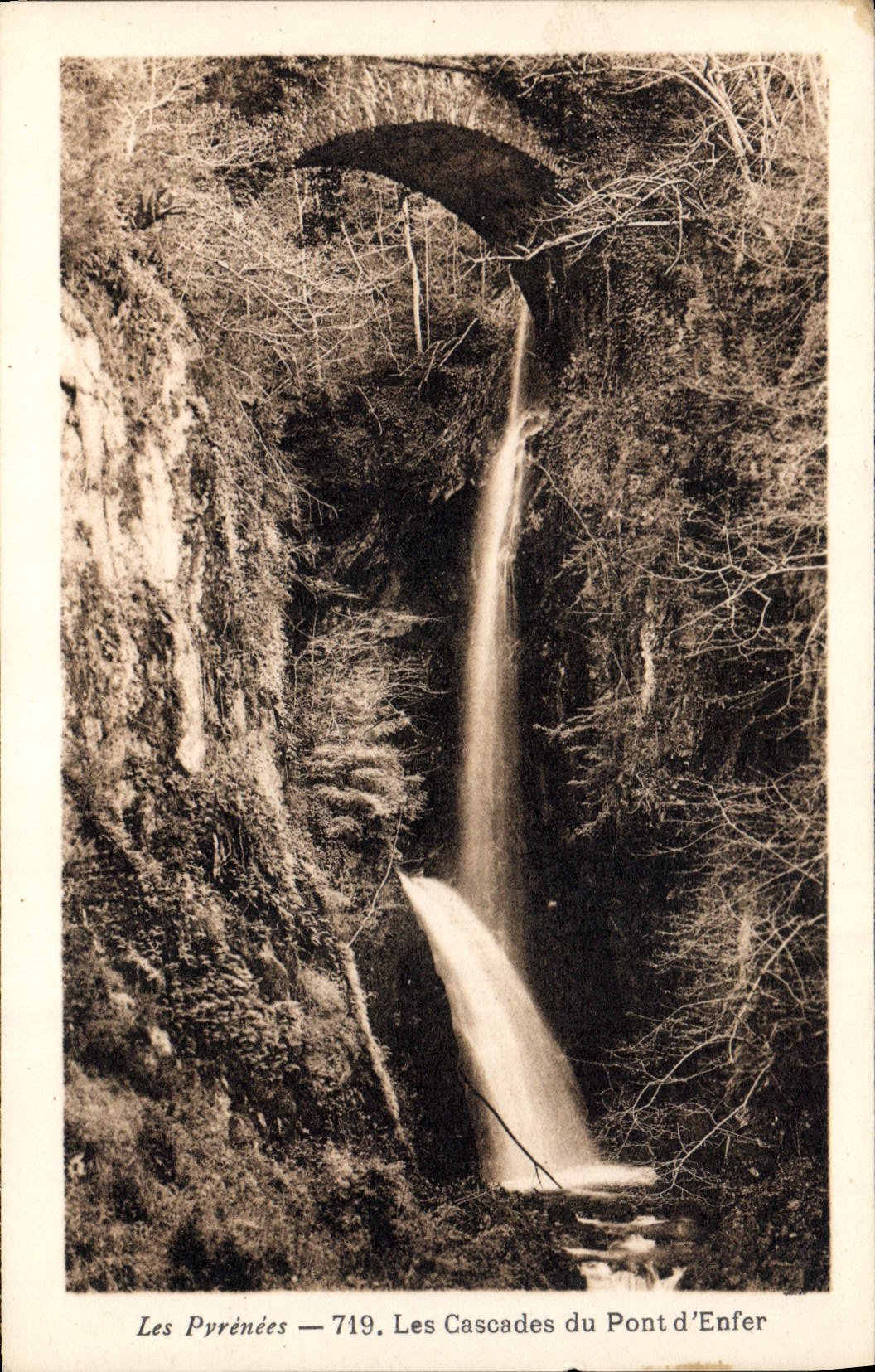 Les Pyrénées — 719. Les Cascades du Pont d'Enfer