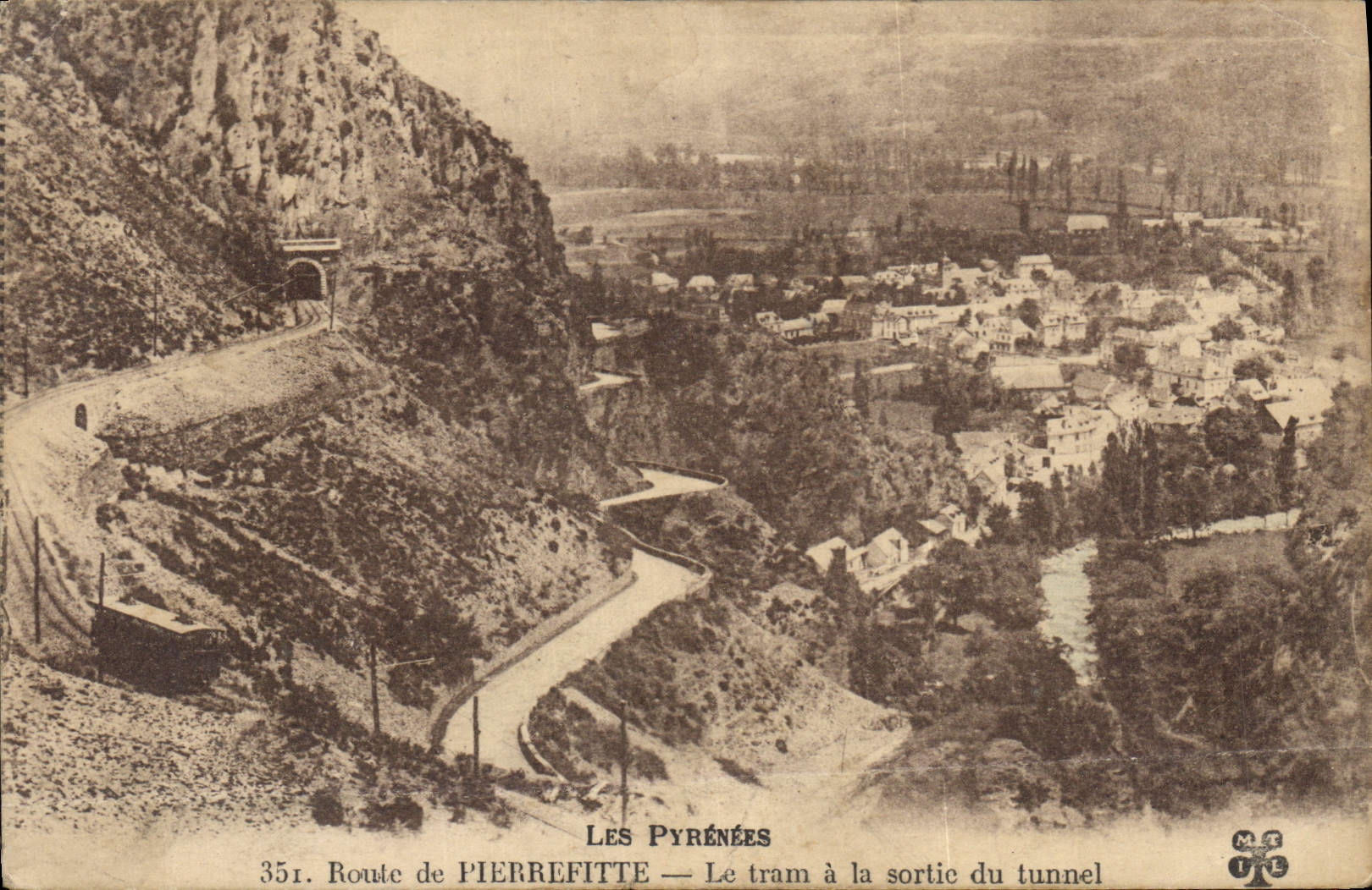 CPA Les Pyrenees Route de Pierrefitte le tram a la sortie du tunnel 