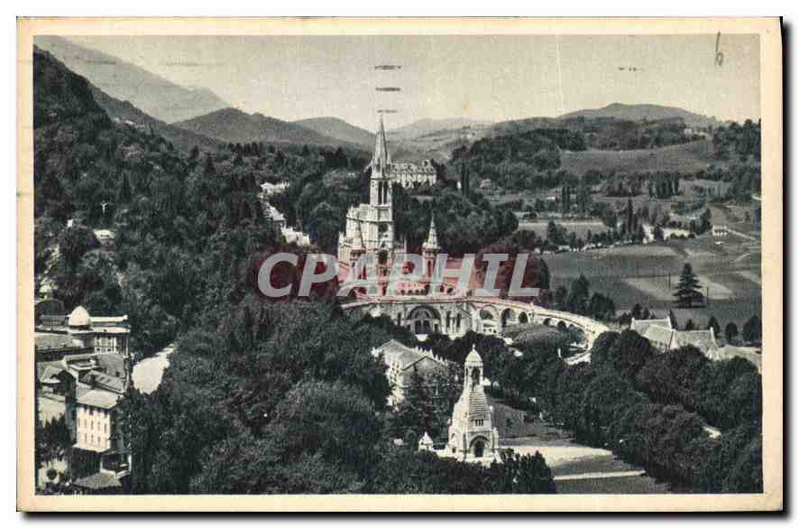 CPA Lourdes La Basilique vue du Chateau Fort 