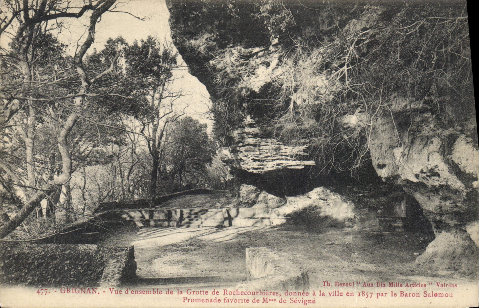 CPA Grignan vue d'ensemble de la Grotte de Rochecourbiores 