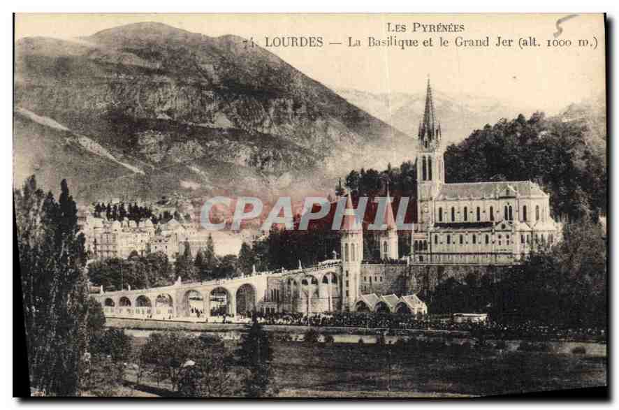 CPA Les Pyrenees Lourdes la Basilique et le Grand Jer 
