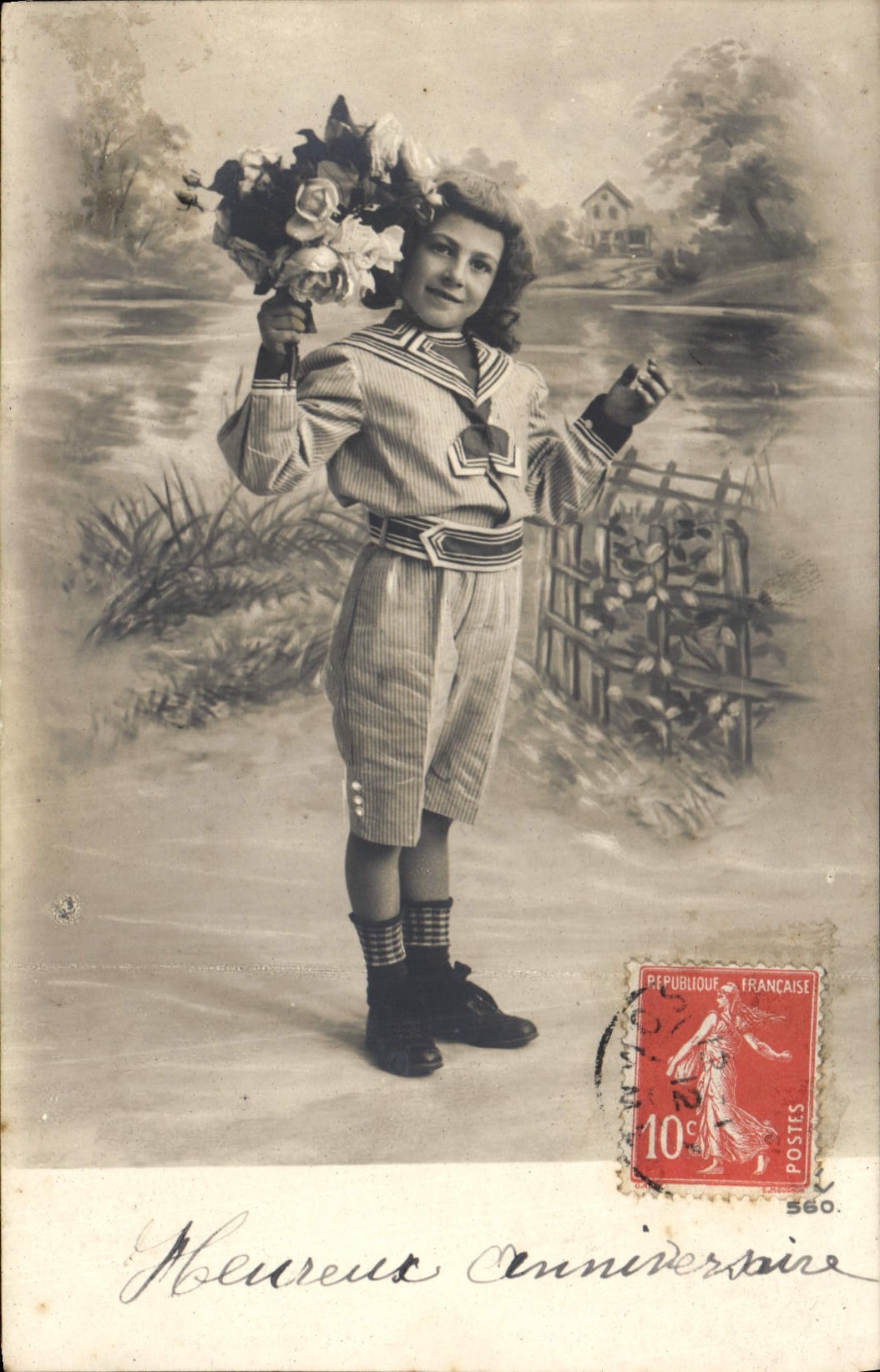 Fille en tenue de marin — bouquet de roses — éditeur inconnu, n° 560
