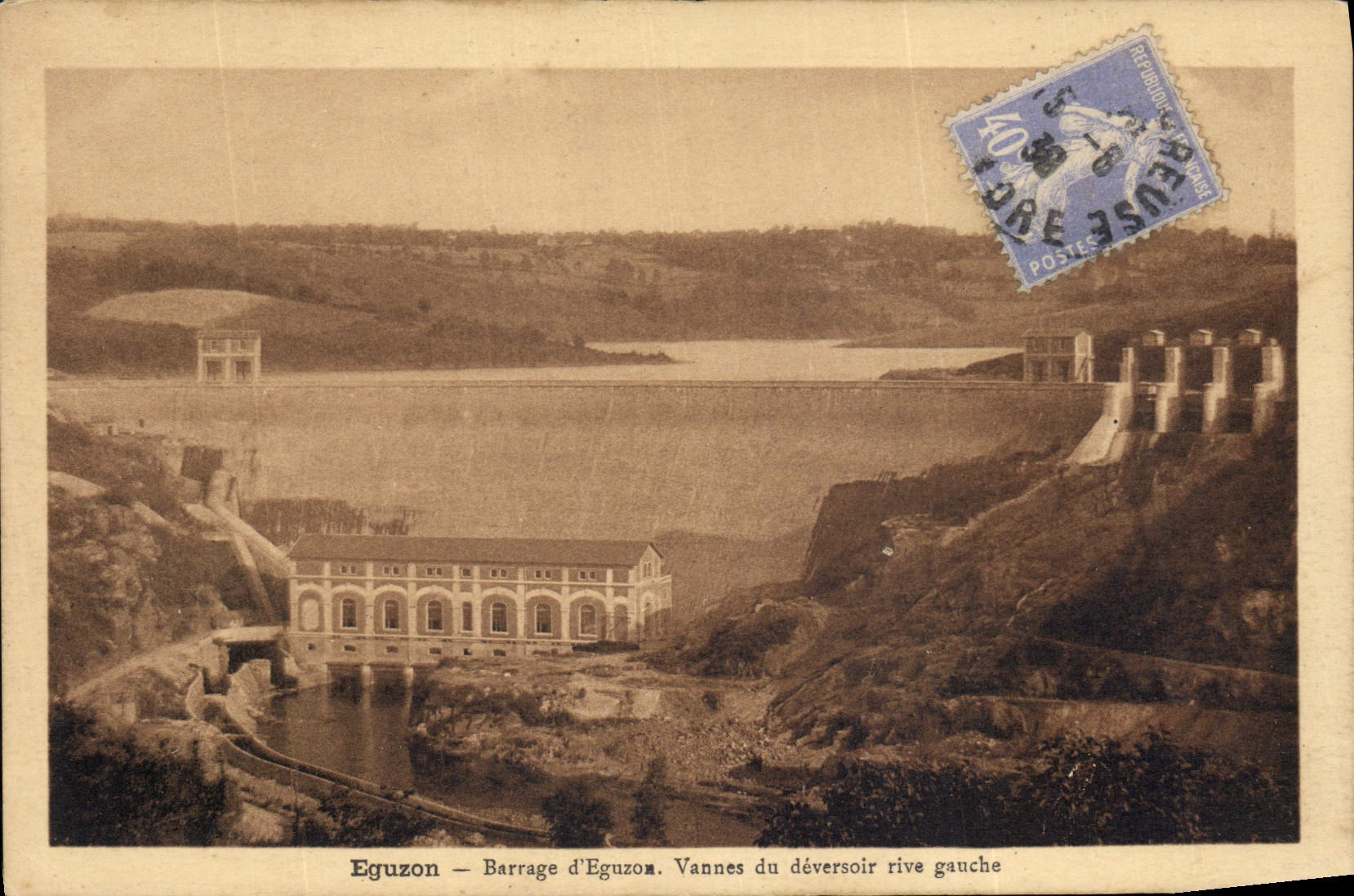 Eguzon — Barrage d'Eguzon. Vannes du déversoir rive gauche — Édit. Restaurant du barrage d'Eguzon