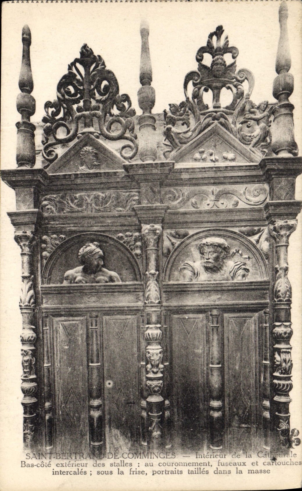 CPA Saint Bertrand de Comminges interieur de la Cathedrale bas cote exterieur des stalles 