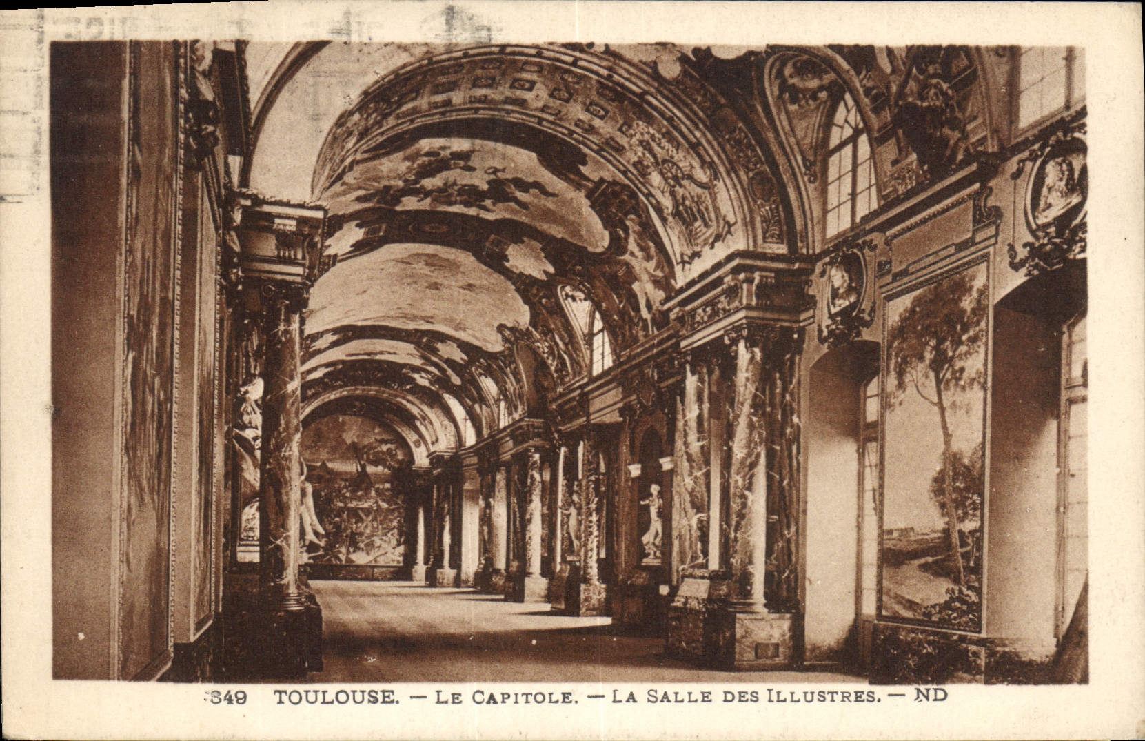 Toulouse — Le Capitole — La Salle des Illustres — ND