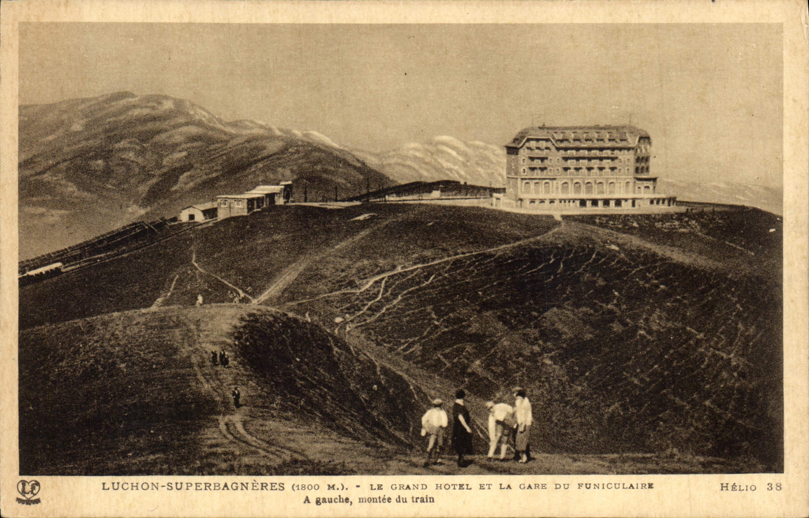 CPA Luchon Superbagneres le Grand Hotel et la Gare du Funiculaire 