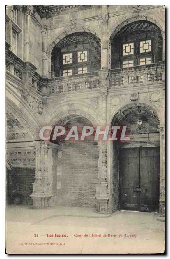 Toulouse — Cour de l'Hôtel de Bernuye (Lycée) — Phototypie Larouche Frères Toulouse