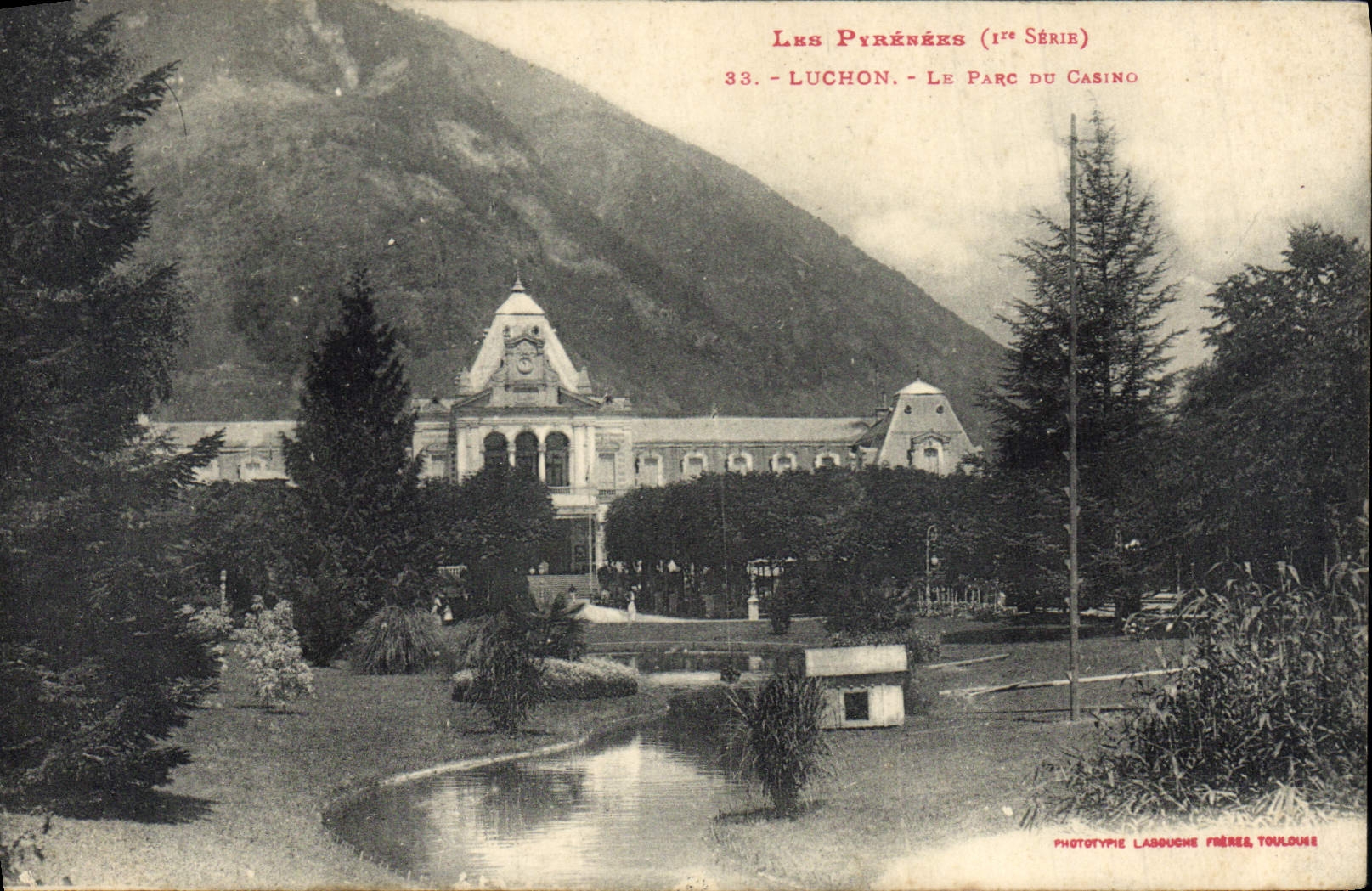CPA Les Pyrenees Luchon Le Parc du Casino 