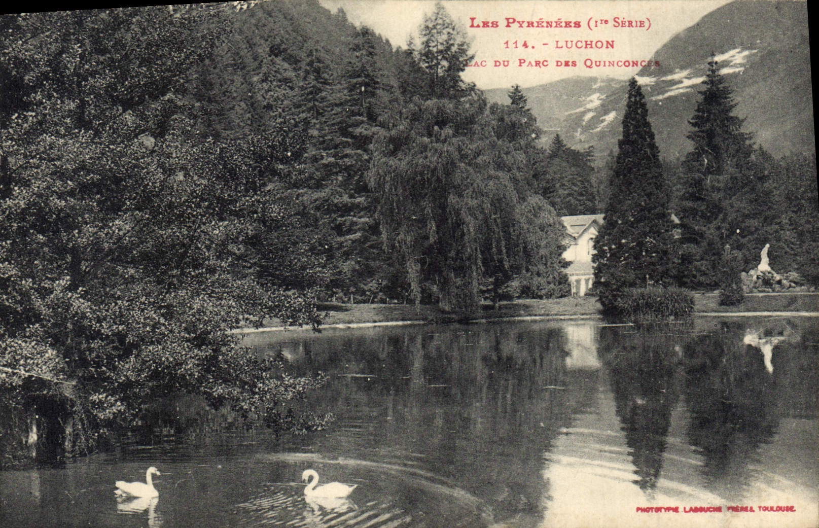 CPA Les Pyrenees Luchon Lac du Parc des Quinconces 