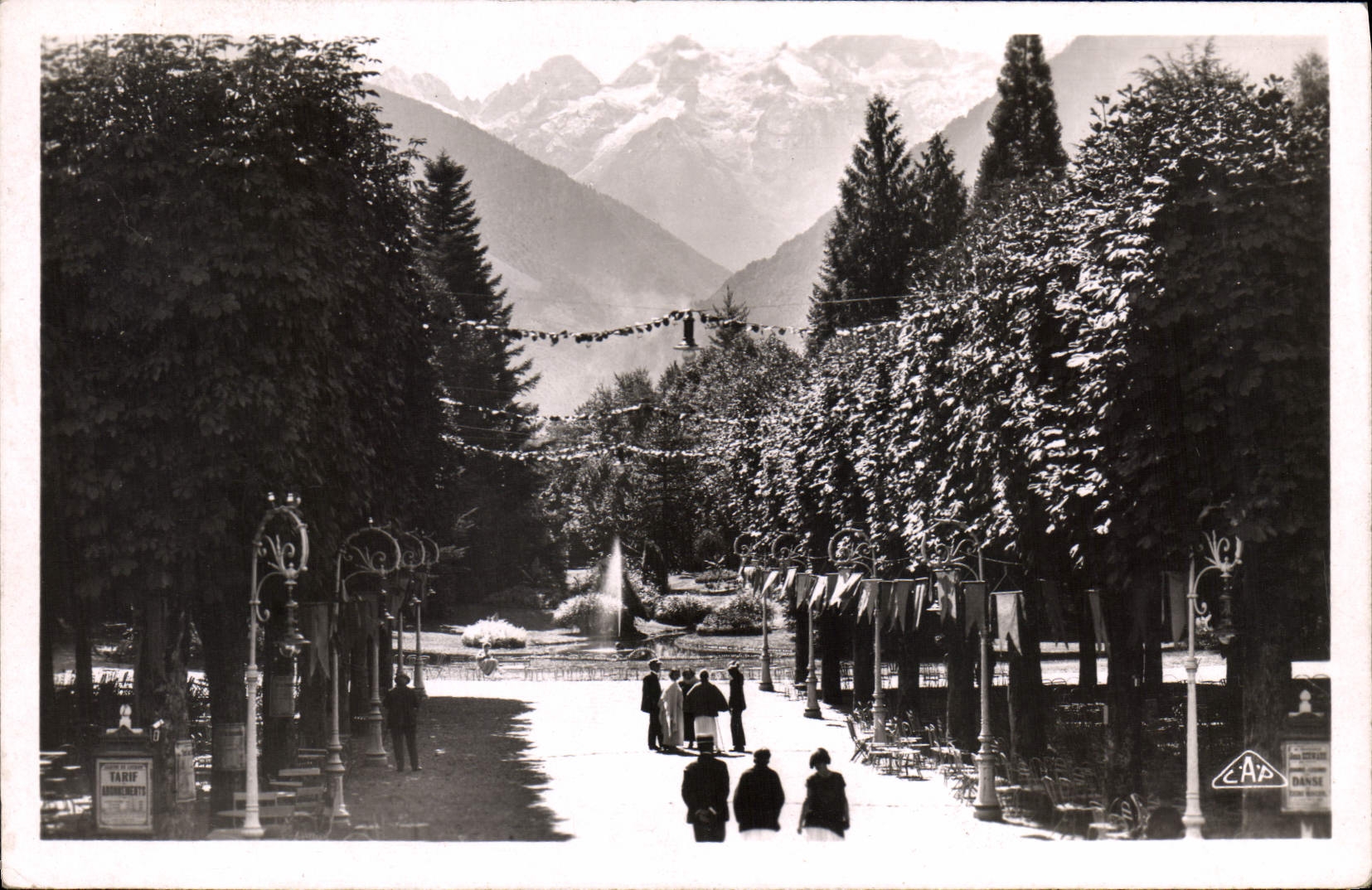 CPA Luchon Le Parc et le Port de Venasque vus du Casino 