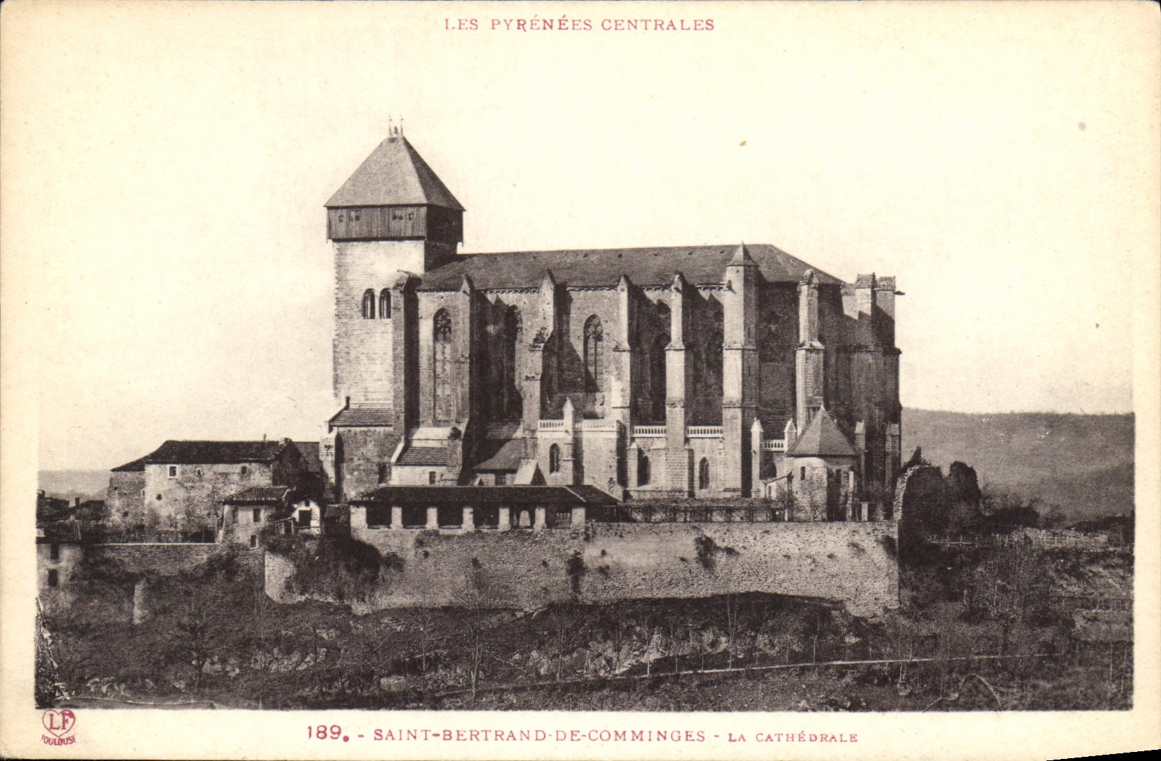 CPA Saint Bertnard de Comminges La Cathedrale 