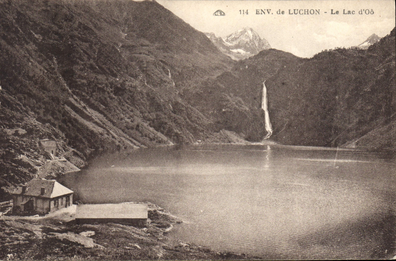 CPA Env de Luchon Le Lac d'Oo 