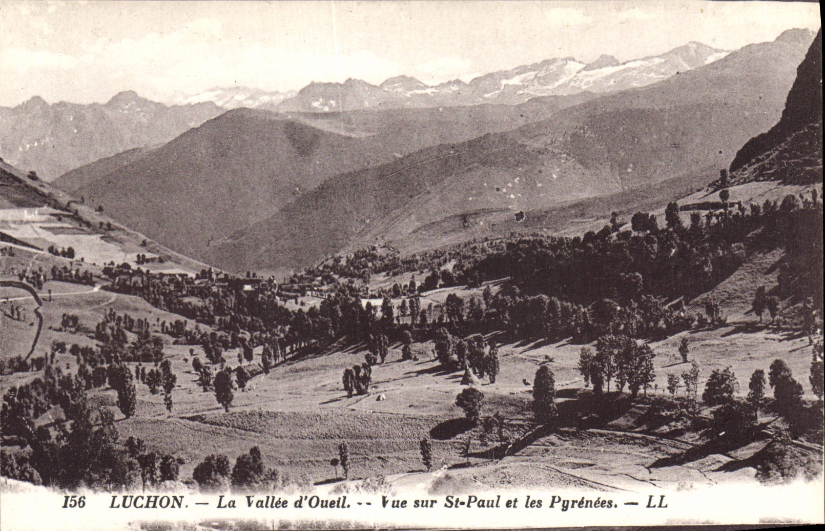 CPA Luchon La Vallee d'Oueil Vue sur St paul et les Pyrenees 
