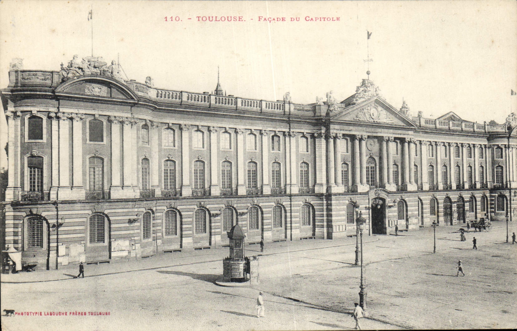 Toulouse - Façade du Capitole — Phototypie Labouche Frères Toulouse, n° 110