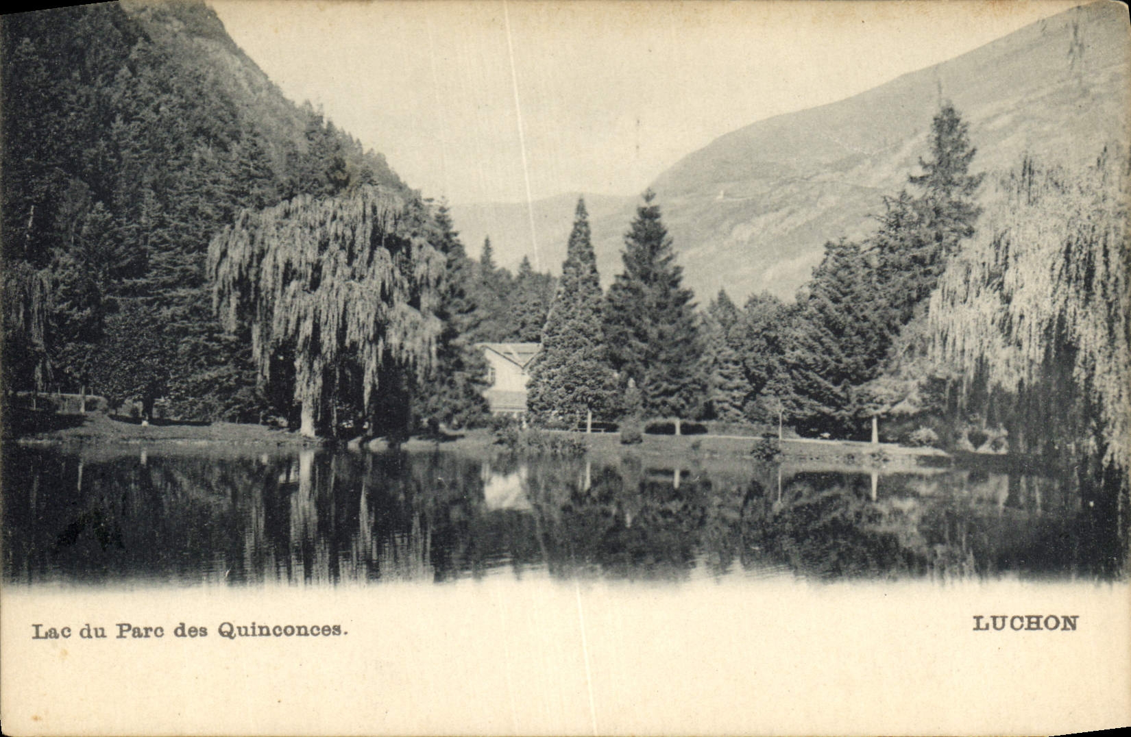 CPA Luchon Lac du Parc des Quinconces 