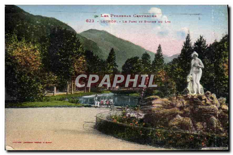 CPA Luchon Le Parc et Statue du Lys 