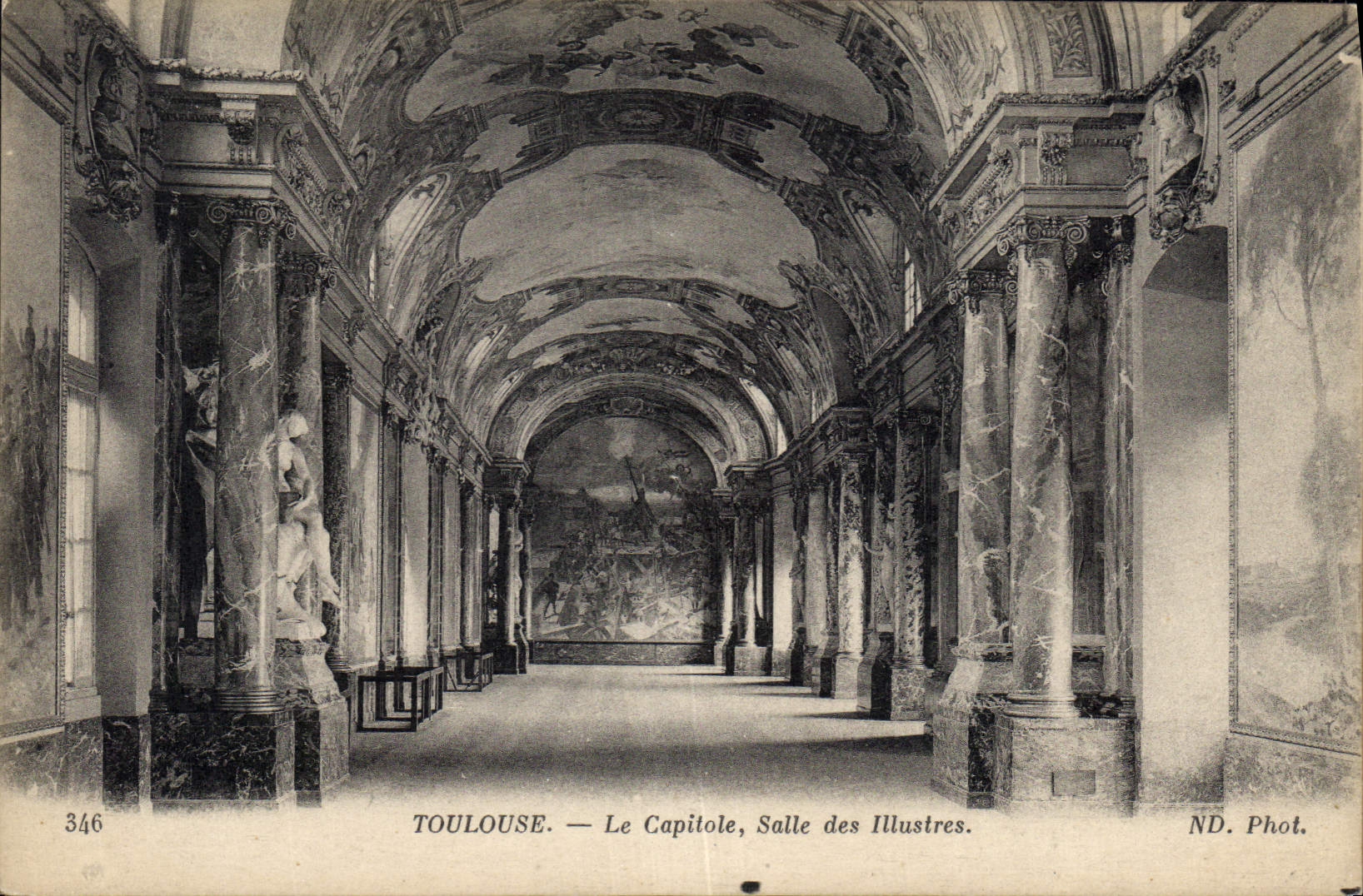 Toulouse — Le Capitole, Salle des Illustres — ND. Phot.